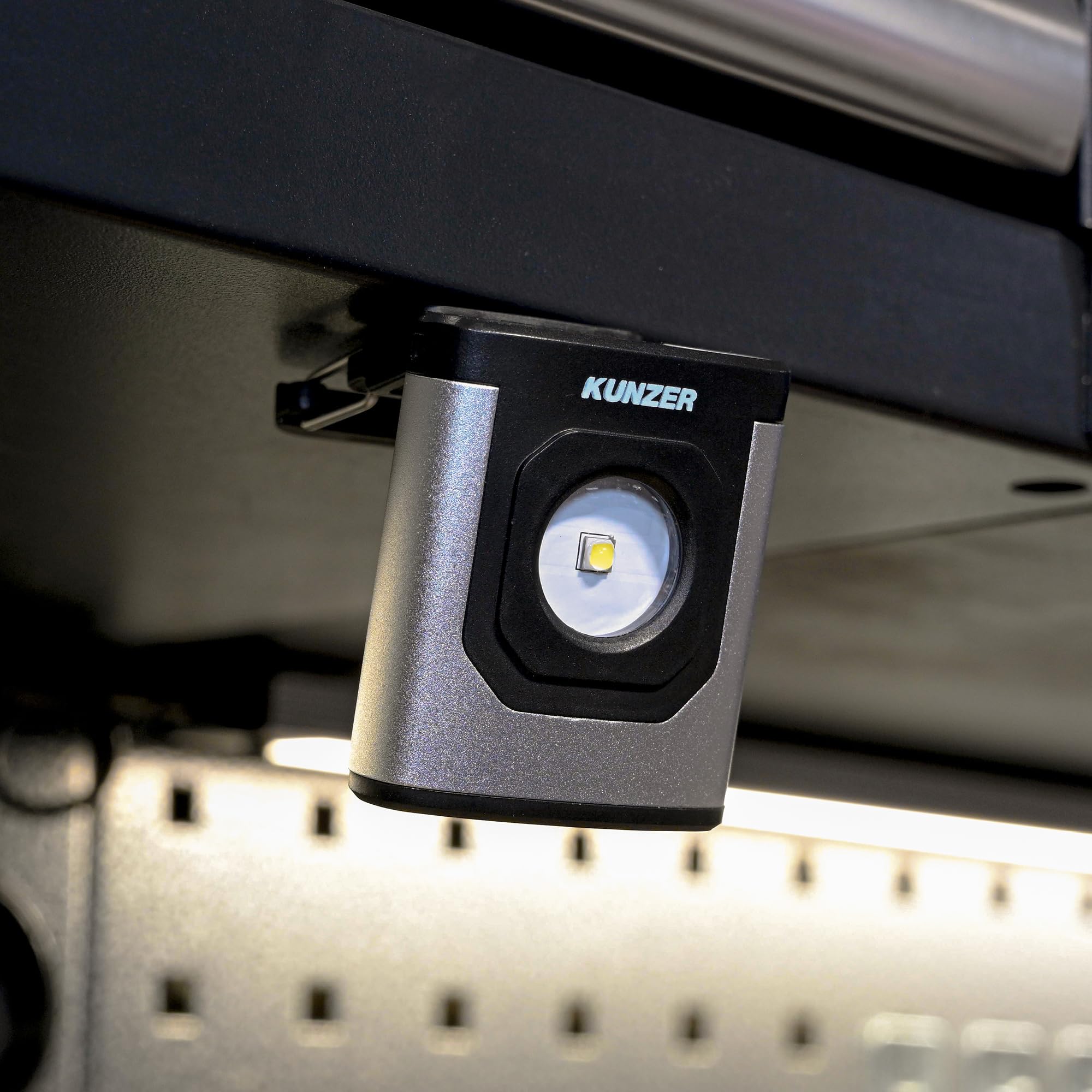 kunzer-pl-002-minilampe-led-600-lm-ip65-magnet-karabiner-usb image 4