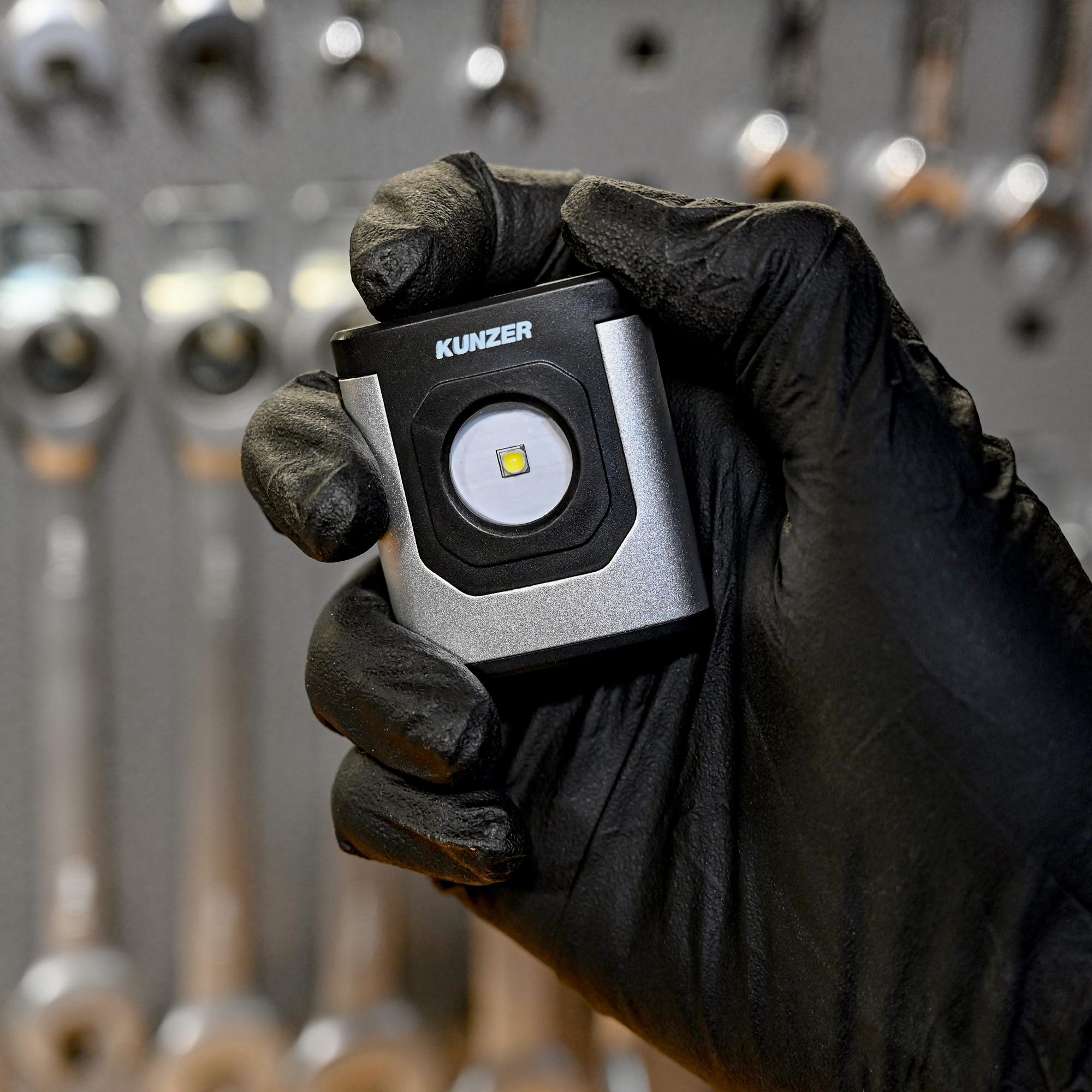 kunzer-pl-002-minilampe-led-600-lm-ip65-magnet-karabiner-usb image 2