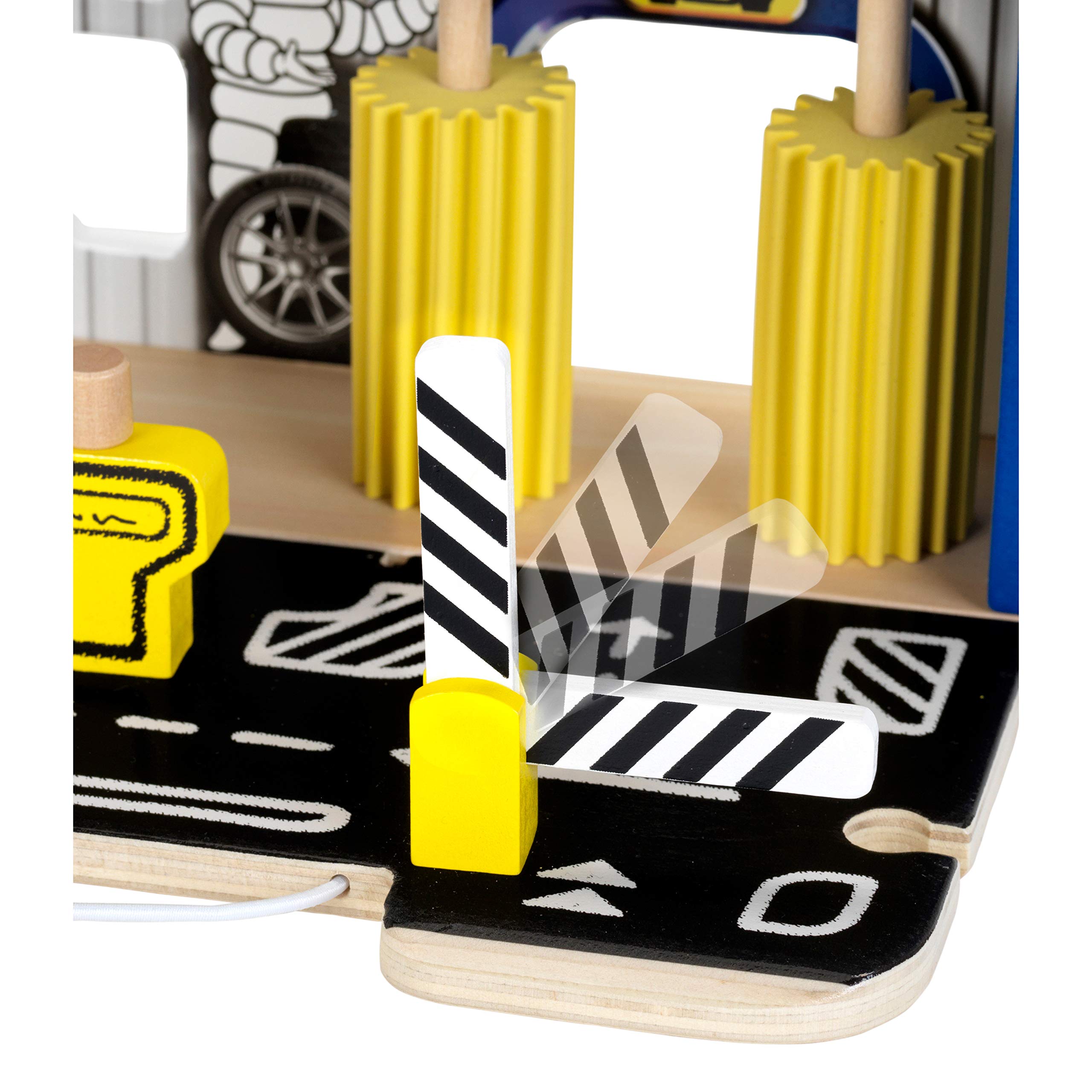 theo-klein-3403-michelin-service-station-aus-holz-mit-2-autos-inkl-hebeb-hne-und image 6