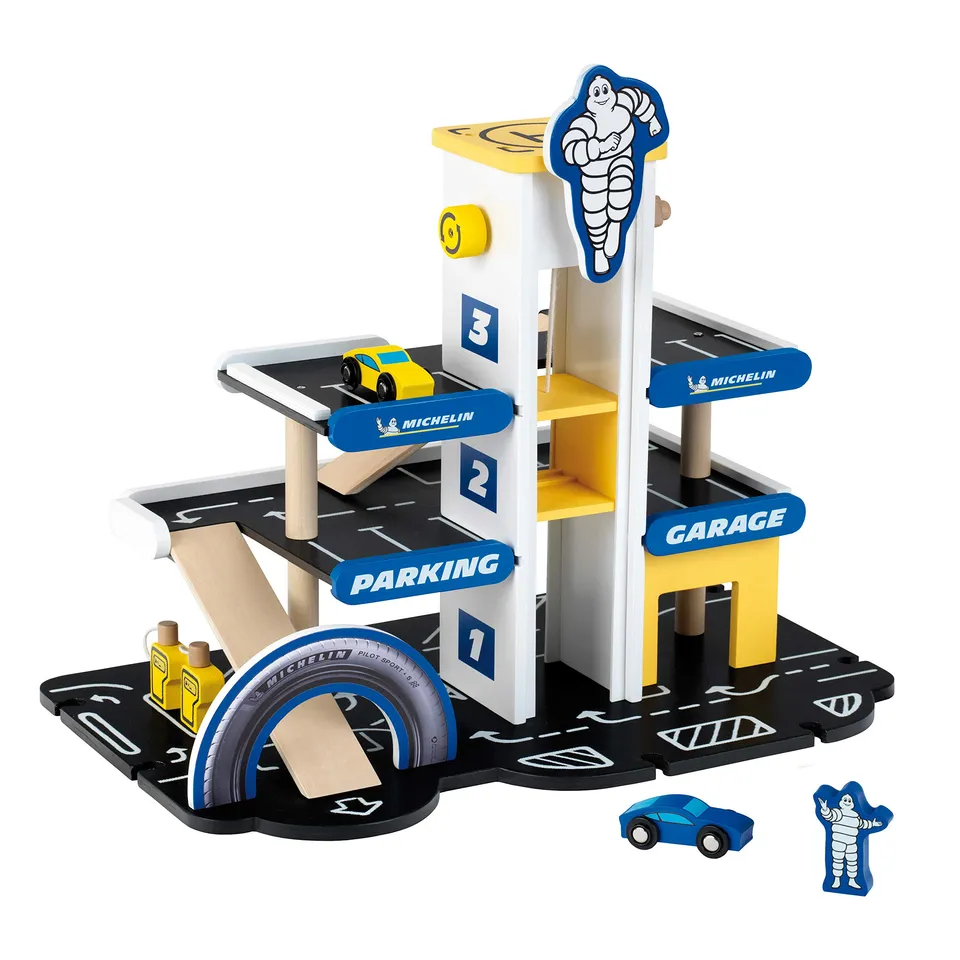 theo-klein-3404-michelin-parkhaus-aus-holz-3-ebenen-mit-2-autos-lift-zapfs-ulen- image 1